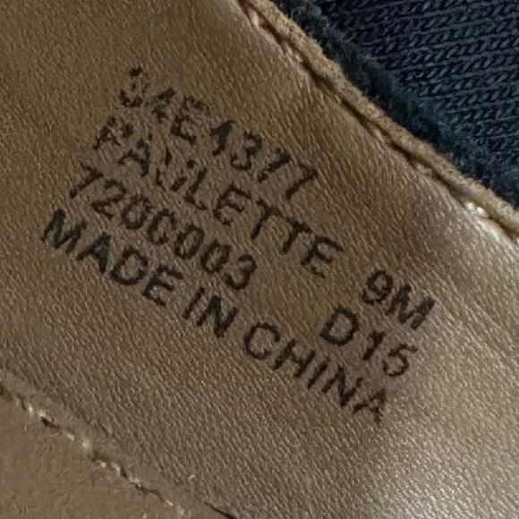 Calvin Klein Paulette size 9 women’s suede leather pumps almond toe 4” heel - Picture 9 of 9